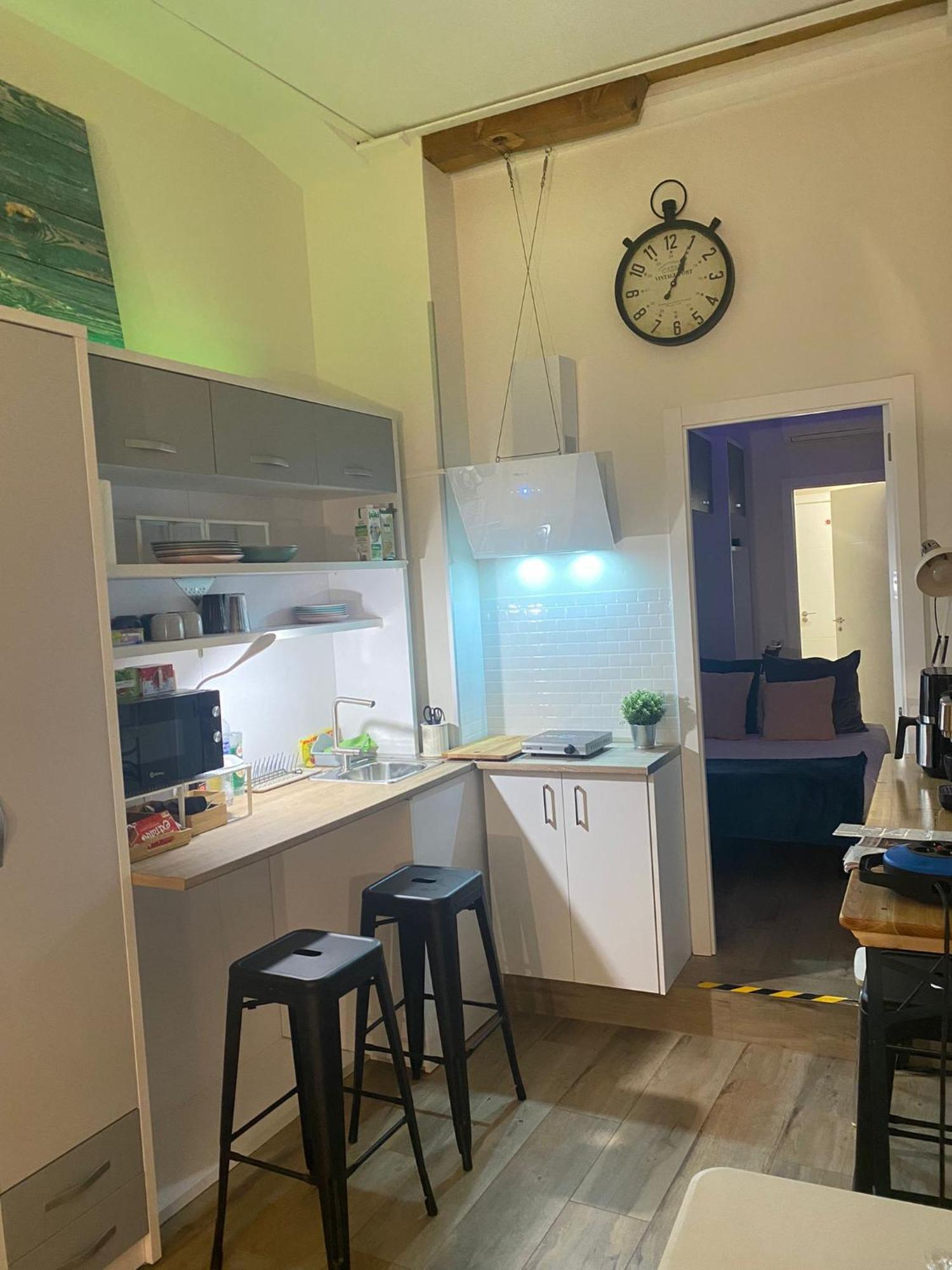 Centrico. Atocha-lavapies. Nuevo. 100% Equipado. Apartament *