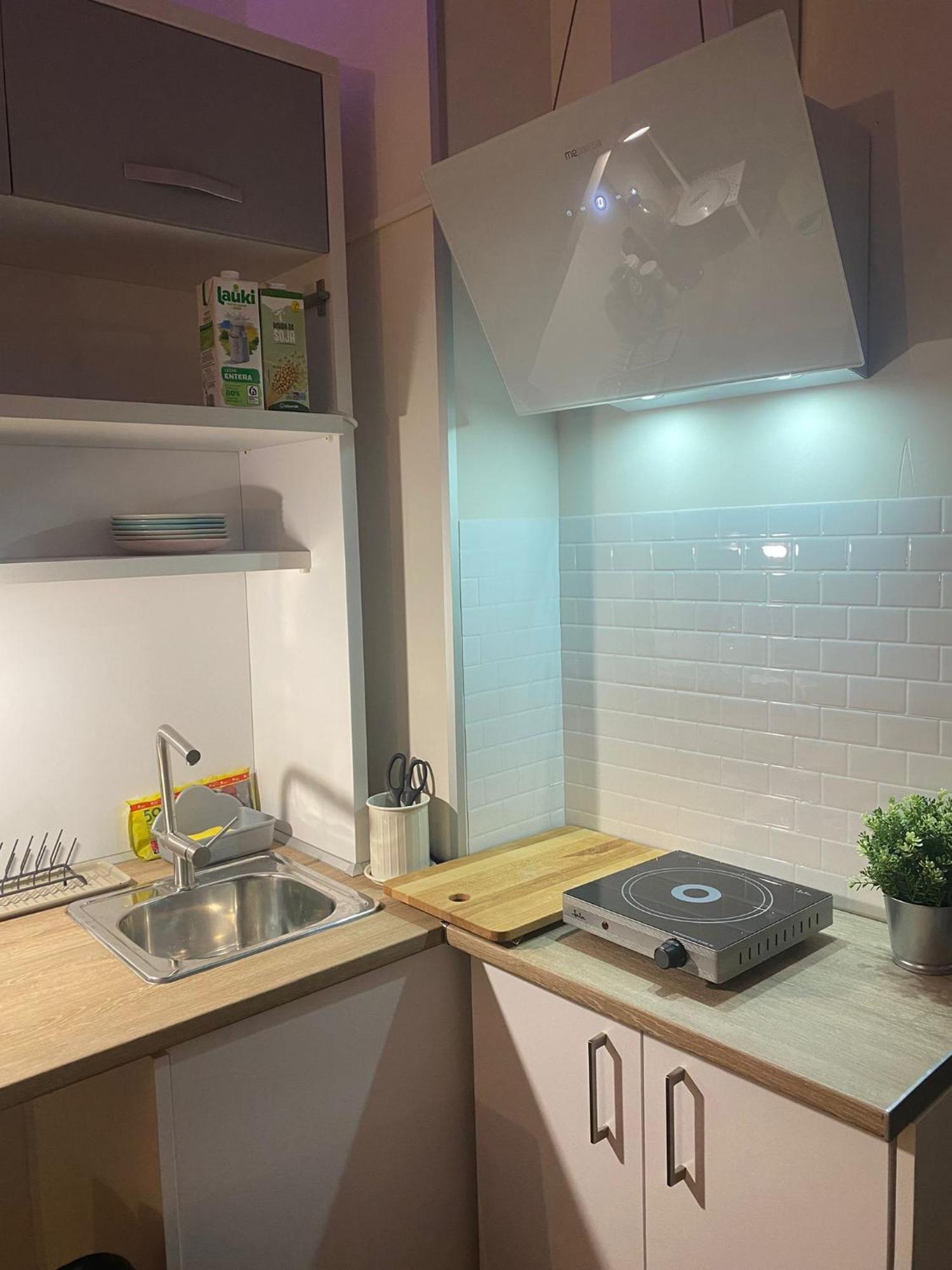 Centrico. Atocha-lavapies. Nuevo. 100% Equipado. Apartament Madrid
