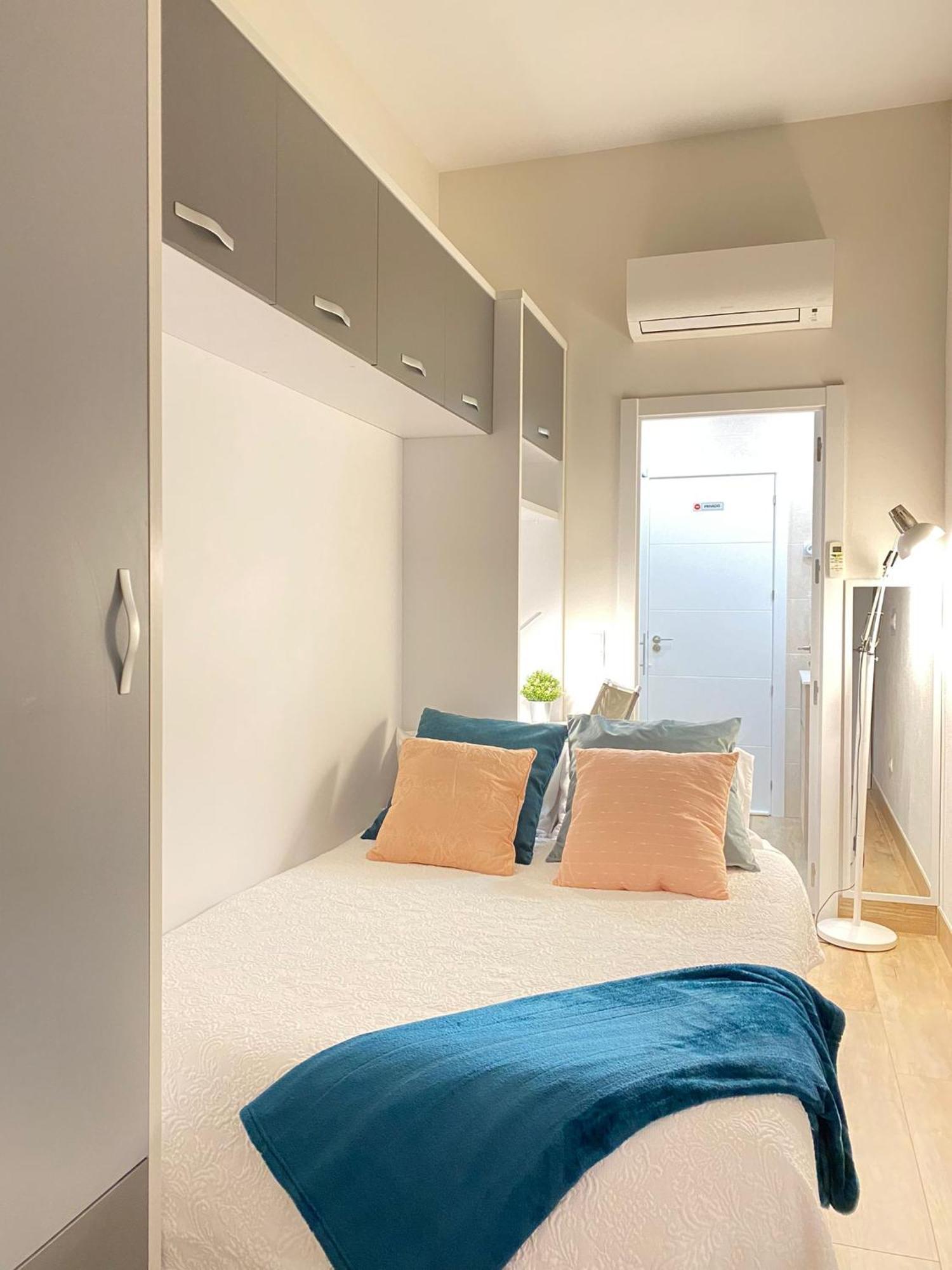 Centrico. Atocha-lavapies. Nuevo. 100% Equipado. Appartement *