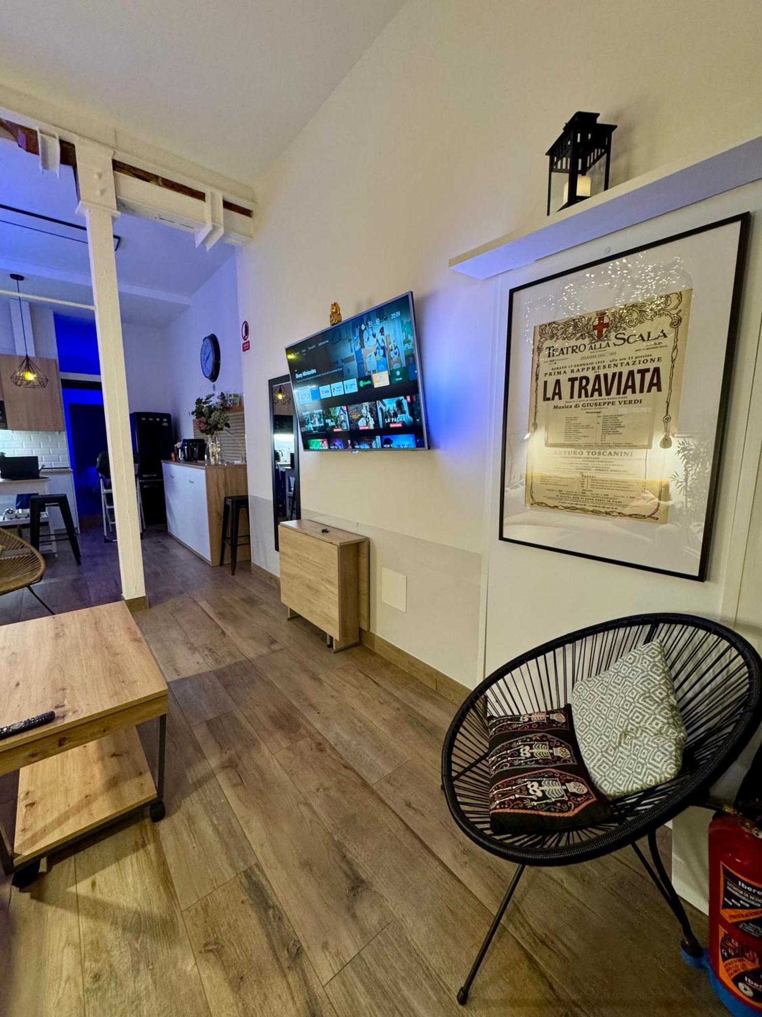 Centrico. Atocha-lavapies. Nuevo. 100% Equipado. Appartement Madrid